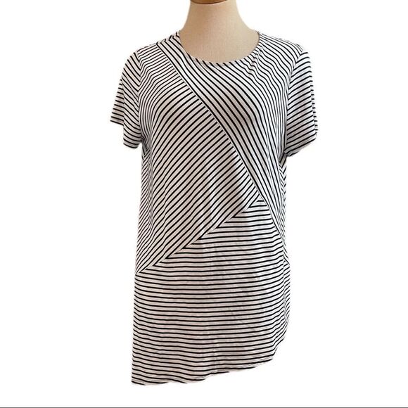 NWT Chico’s White Black Asymmetrical Tunic 3/4 Sleeve Top Size 2 NEW - Picture 2 of 8